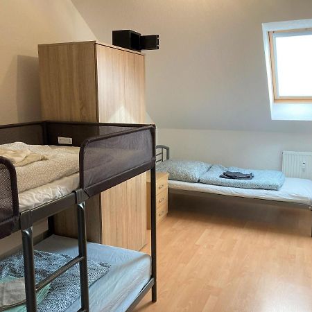 Gaestewohnung 4-Raum Wohnung Fuer 2-8 Personen Цвікау Екстер'єр фото