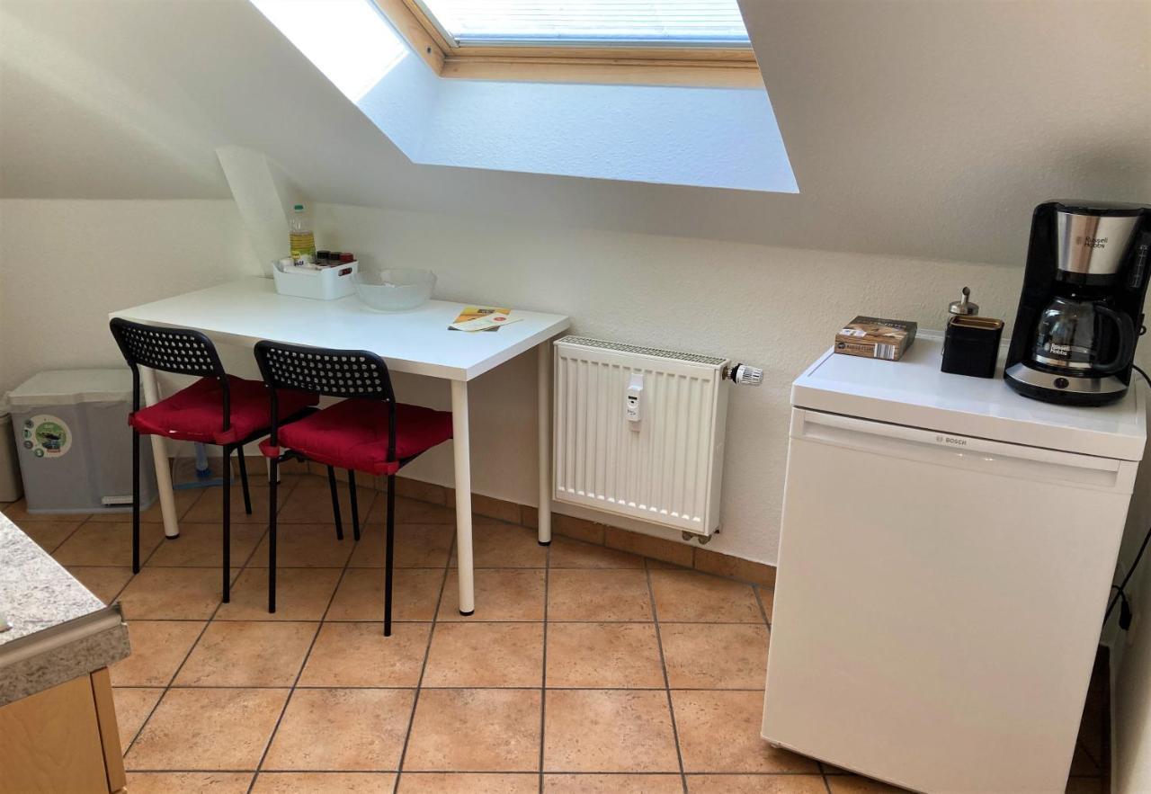 Gaestewohnung 4-Raum Wohnung Fuer 2-8 Personen Цвікау Екстер'єр фото