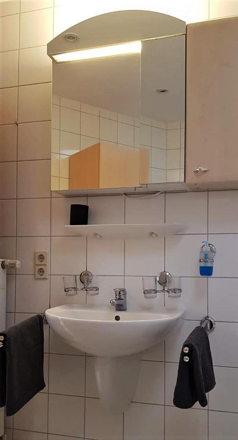 Gaestewohnung 4-Raum Wohnung Fuer 2-8 Personen Цвікау Екстер'єр фото